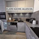 Stilvolles Mit Balkon, Parkplatz & Ruhiger Lage *