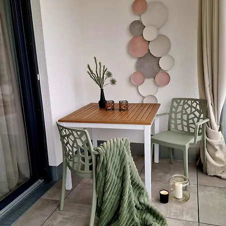 Self-check-in-kostenfreies Parken-balkon-modern-ruhig Niedernberg