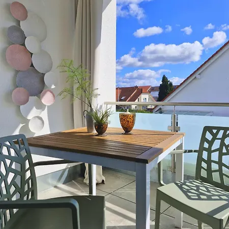 Limes Apartment- Balkon, Parken & Self-check-in