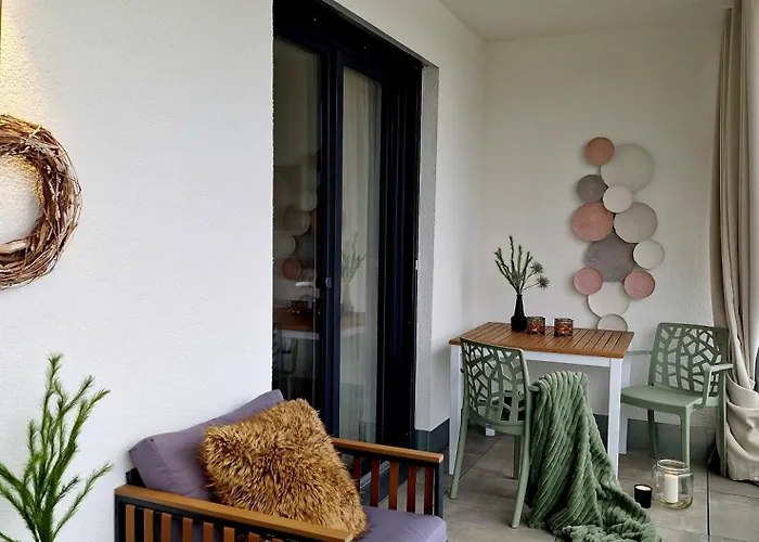Modern-Ruhig-Balkon-Self-Check-In-Limes2Living-Niedernberg * Niedernberg