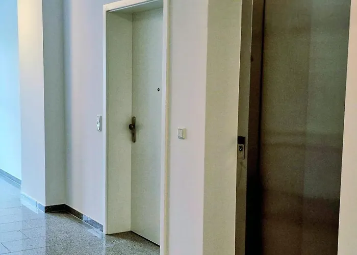 Modern-Ruhig-Balkon-Self-Check-In-Limes2Living-Niedernberg شقة *